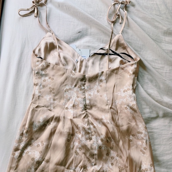 Missguided Tie Strappy Printed Shift Dress - Picture 2 of 5